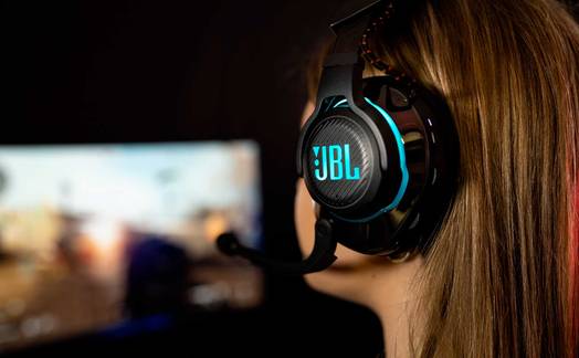 Obrázok ku článku Recenze herních sluchátek JBL Quantum 800. Skvělý zvuk s několika kompromisy